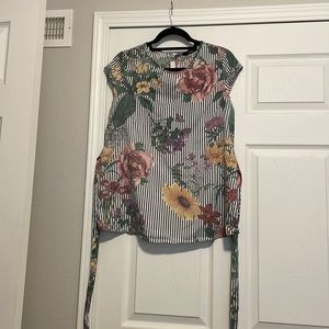 FLORAL TOP